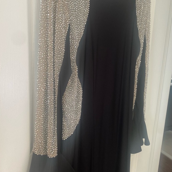 XSCAPE long colorblocked gown - Picture 2 of 7